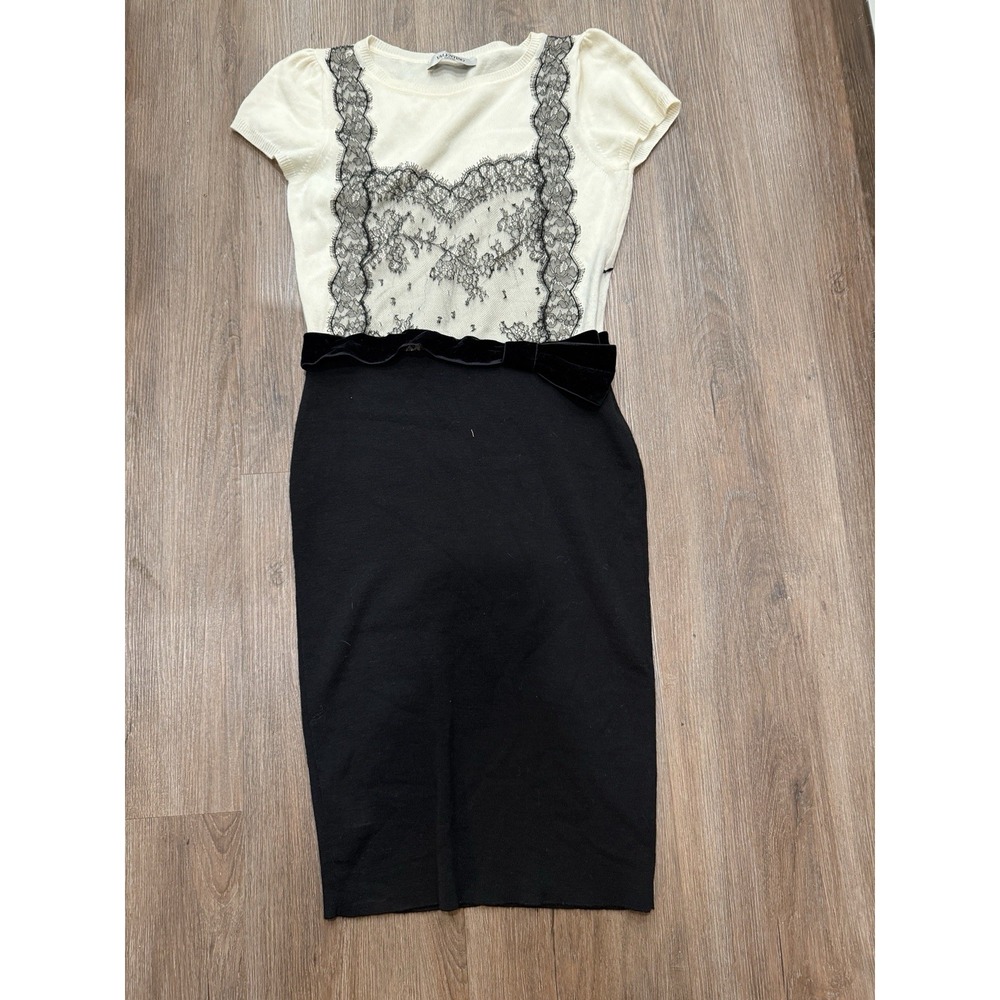 VALENTINO Black Lace‎ Trim Short Sleeve Knit Dress. Size Small.